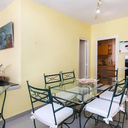 Apartment Cala Del Mar By Interhome Tossa de Mar